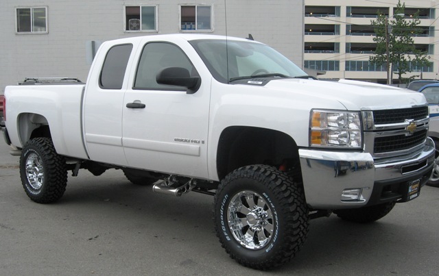 Diamo 8K 18"/ BFG KM's/ 6" LIFT